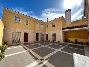 Chalet Pareado En Venta En Calle Doctor Fleming, 17