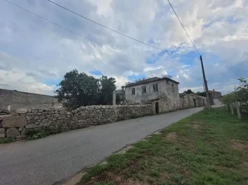 Casa De Pueblo En Venta En Calle Coruto, 38