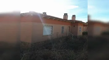 Chalet Adosado En Venta En Calle Abedules