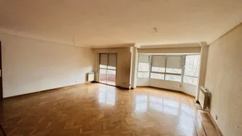 Piso En Venta En Avenida De Madrid, 23