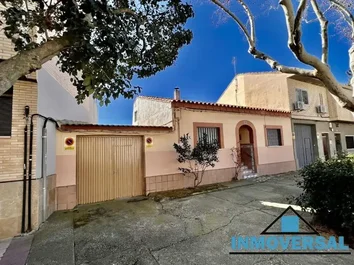 Chalet Adosado En Venta En Paseo La Sagrada