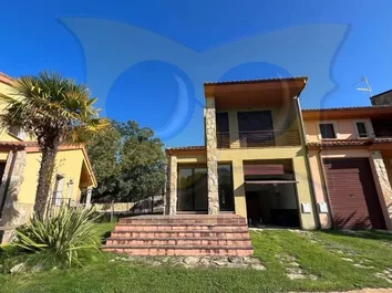 Chalet Pareado En Venta En Sierra Mayor