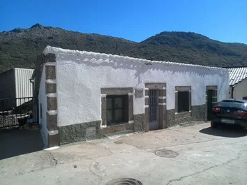 Casa De Pueblo En Venta En Calle Salas Pombo, 8