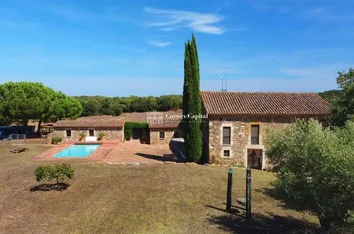 Masía En Venta En La Bisbal D’Empordà