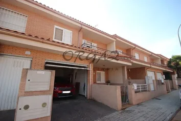 Chalet Adosado En Venta En Lavanda, 18