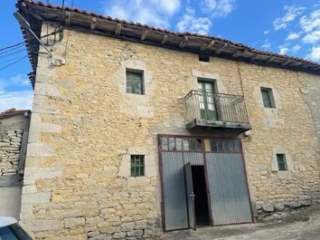 Casa O Chalet Independiente En Venta En Junta De Traslaloma