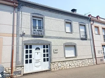 Casa De Pueblo En Venta En Calle Las Barreras, 3