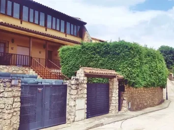 Chalet Adosado En Venta En Balcón De Entrepeñas, 18