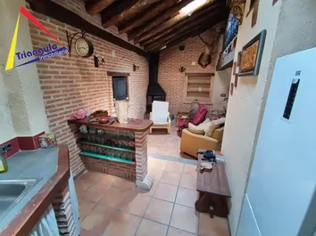 Chalet Adosado En Venta En Calle Arévalo