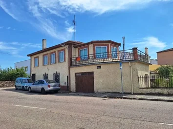 Casa O Chalet Independiente En Venta En Carretera Aldeadávila, 21