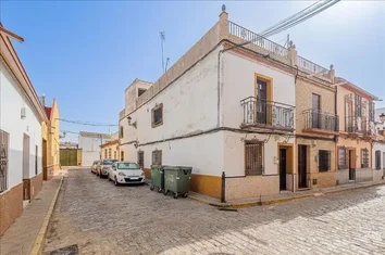 Chalet Adosado En Venta En Calle Santa María De Las Nieves