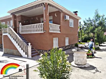 Casa O Chalet Independiente En Venta En Urb. Urbanización Castillo De Escalona, Escalona