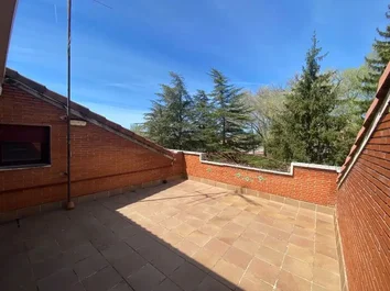 Chalet Adosado En Venta En Calle Santo Toribio