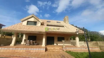 Casa O Chalet Independiente En Venta En Calle Salgueiral