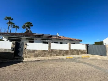 Casa O Chalet Independiente En Venta En Calle Camilo José Cela, 15