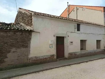 Casa De Pueblo En Venta En Calle Puente