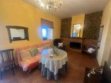 Chalet Adosado En Venta En Calle Riogordillo, 2