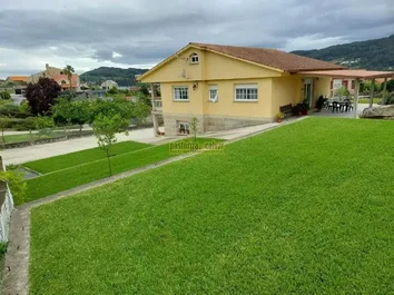 Casa O Chalet Independiente En Venta En Calle Areacova