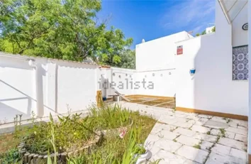 Chalet Adosado En Venta En Centro