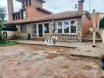 Casa O Chalet Independiente En Venta En Ronda Oeste