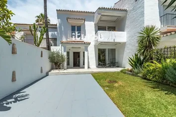 Chalet adosado en venta en calle del Río