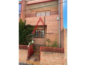 Chalet Adosado En Venta En Calle Eras, 2