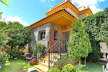 Casa O Chalet Independiente En Venta En Calle La Herrada, 106