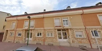 Chalet Adosado En Venta En Calle Évora