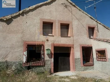 Casa De Pueblo En Venta En Calle Cid