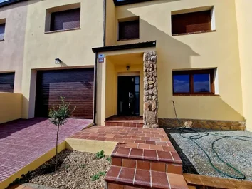 Chalet Adosado En Venta En Norte