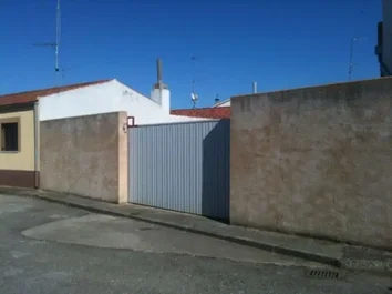 Casa De Pueblo En Venta En Avenida De La Constitución S/n