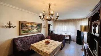 Piso En Venta En Calle Los Olmos, 5