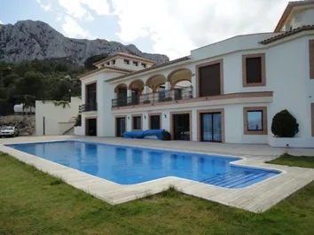 Casa O Chalet Independiente En Venta En Benimantell