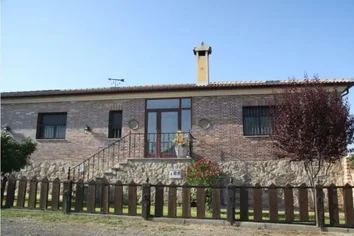 Casa o chalet independiente en venta en Urb. Torredondo, El Cerro – Crtra. San Rafael