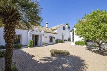 Cortijo En Venta En TrassierraLas Jaras