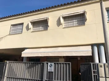 Chalet Adosado En Venta En Avenida San Juan De Dios, 52