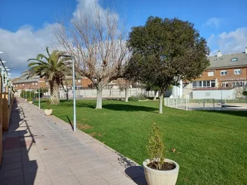 Chalet Adosado En Venta En Puente De Retama