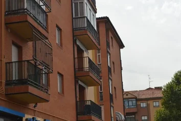 Piso En Venta En Calle Rafaela De Antonio, 8