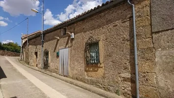 Casa De Pueblo En Venta En Calle Fuente, 16