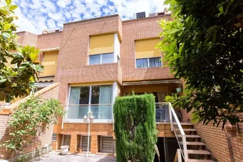 Chalet Adosado En Venta En Paseo De Los Ruiseñores