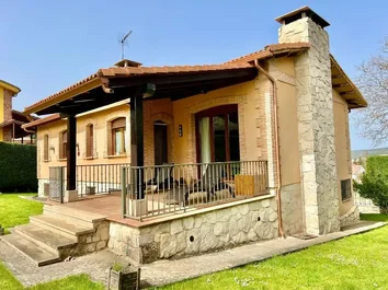 Casa O Chalet Independiente En Venta En Calle Los Espinos