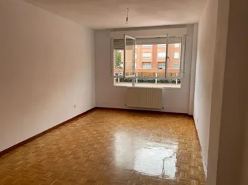 Piso En Venta En Calle Los Trigales