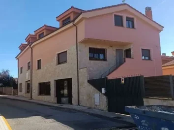 Chalet Pareado En Venta En San Cristobal De Segovia