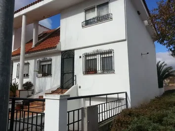 Chalet Adosado En Venta En Adelfas