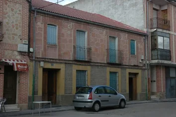 Casa De Pueblo En Venta En Plaza Salvador, 5