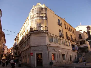 Piso En Venta En Calle Cervantes, 29