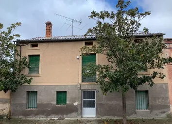 Casa de pueblo en venta en plaza Gral Franco, 4