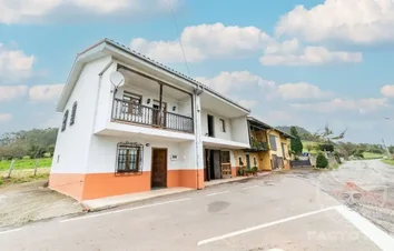 Chalet Pareado En Venta En Llanavao, 5