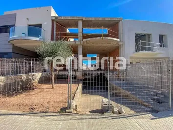 Chalet Pareado En Venta En Calle Teodor Llorente