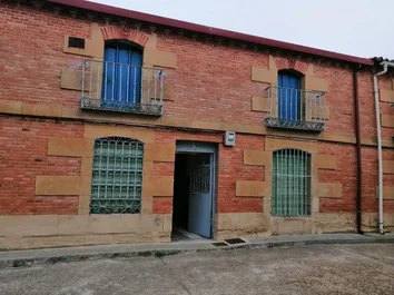 Casa De Pueblo En Venta En La Orbada